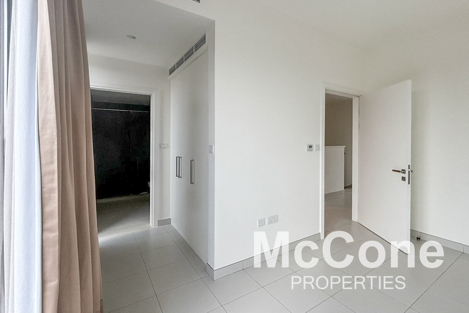 4 Bedroom Villa for Sale in Parkside 1, Dubai South (Dubai World Central) — photograph 14 of 23