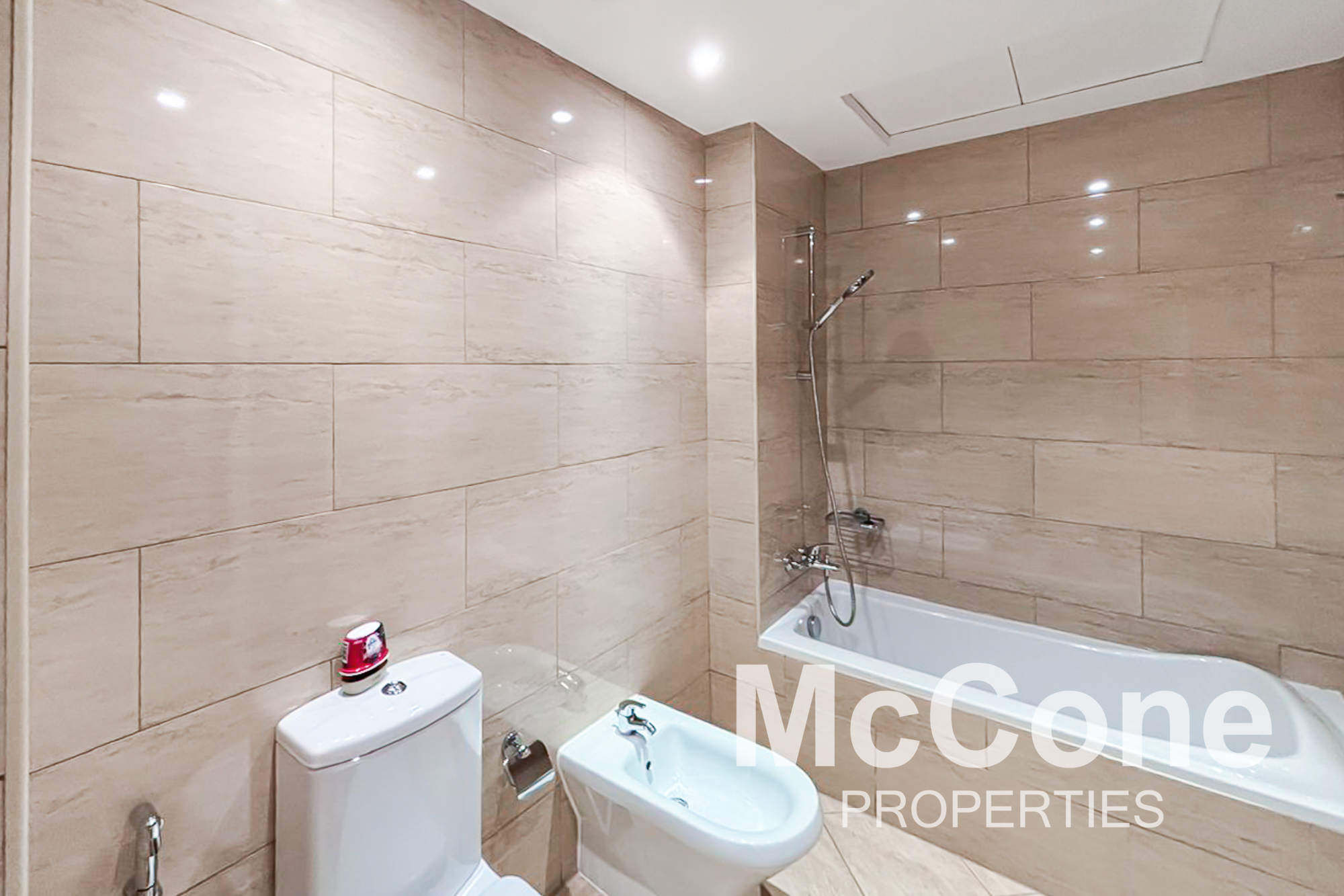 3 Bedroom Penthouse for Sale in Royal Breeze 2, Al Hamra Village — photograph 14 of 20