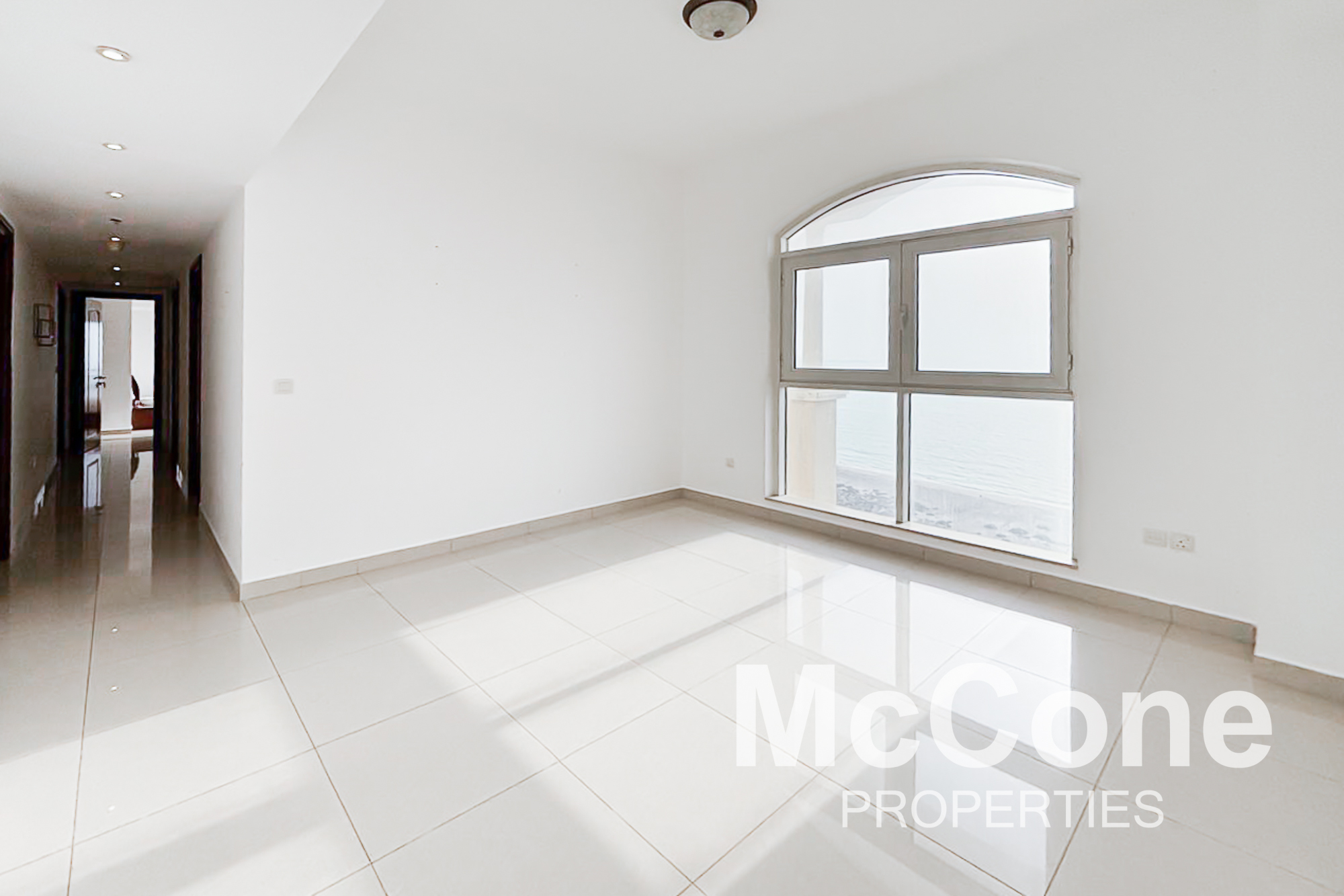 3 Bedroom Penthouse for Sale in Royal Breeze 2, Al Hamra Village — photo 3 of 20