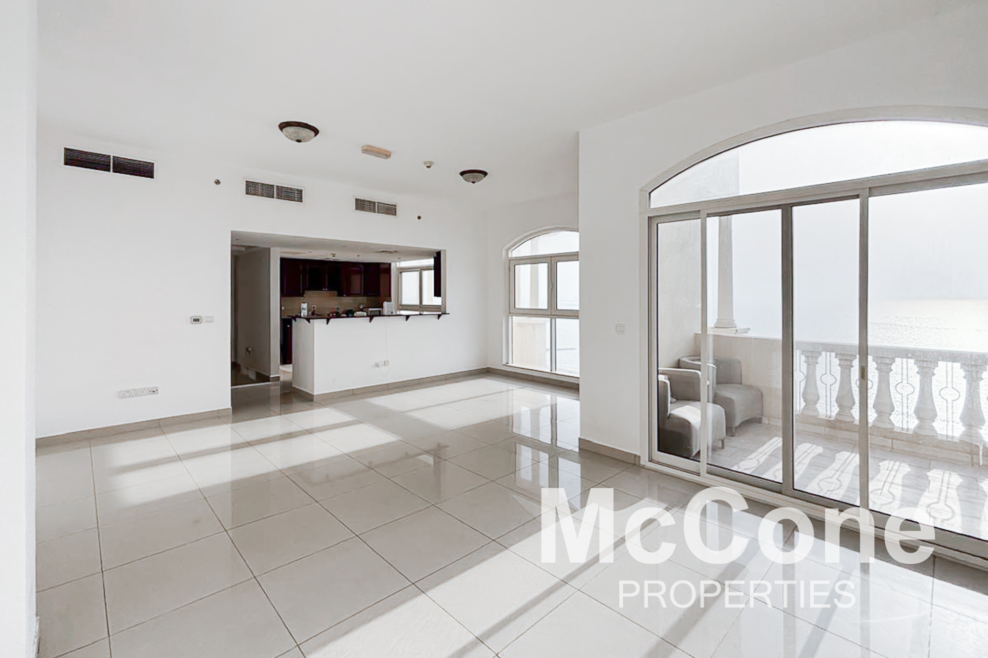 3 Bedroom Penthouse for Sale in Royal Breeze 2, Al Hamra Village — photo 4 of 20