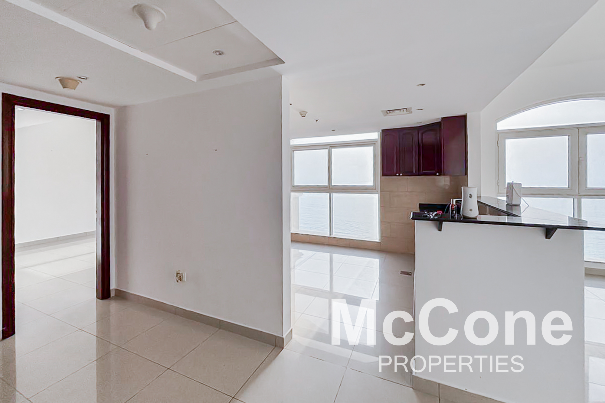 3 Bedroom Penthouse for Sale in Royal Breeze 2, Al Hamra Village — photo 5 of 20