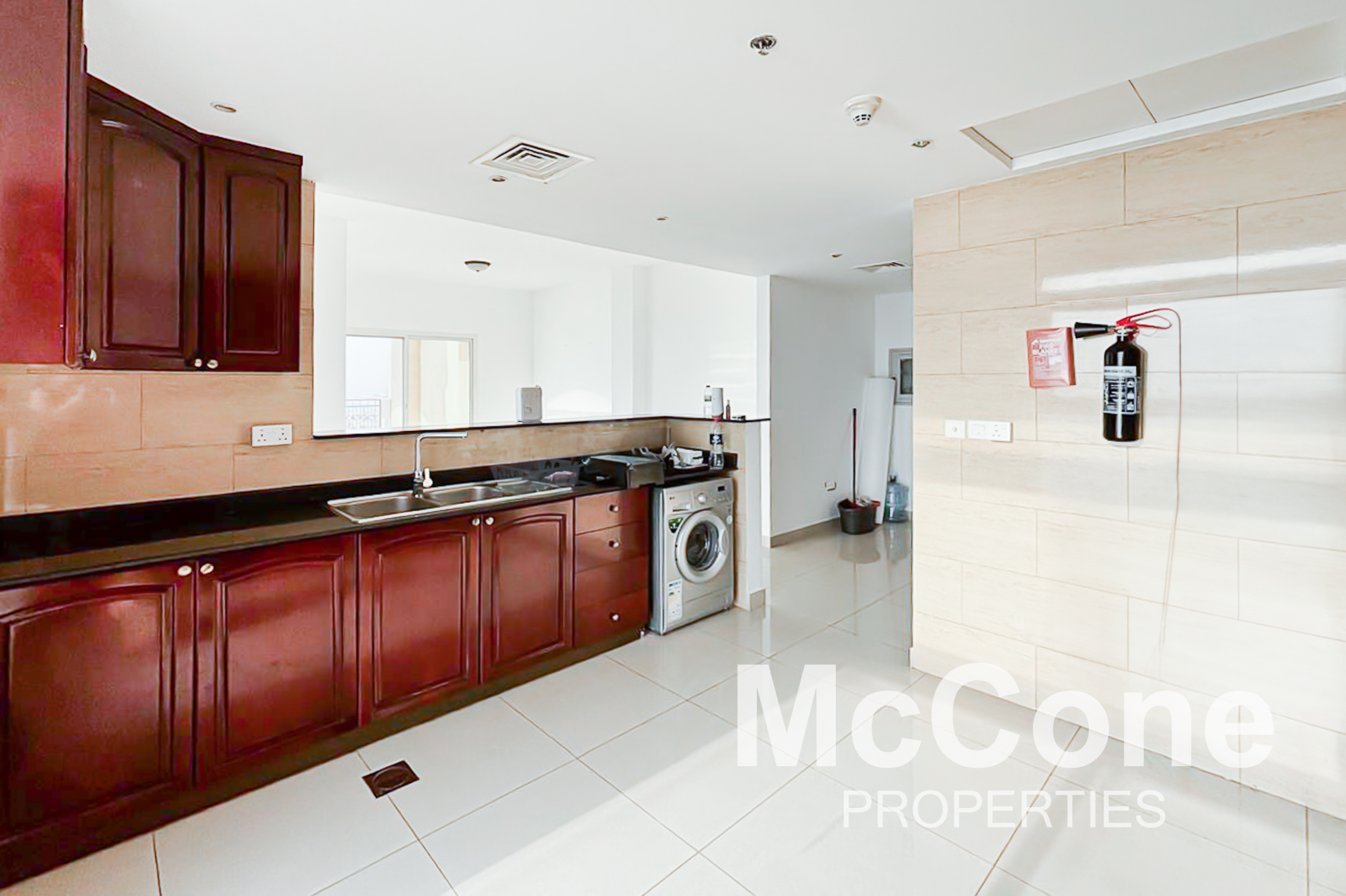 3 Bedroom Penthouse for Sale in Royal Breeze 2, Al Hamra Village — photo 6 of 20