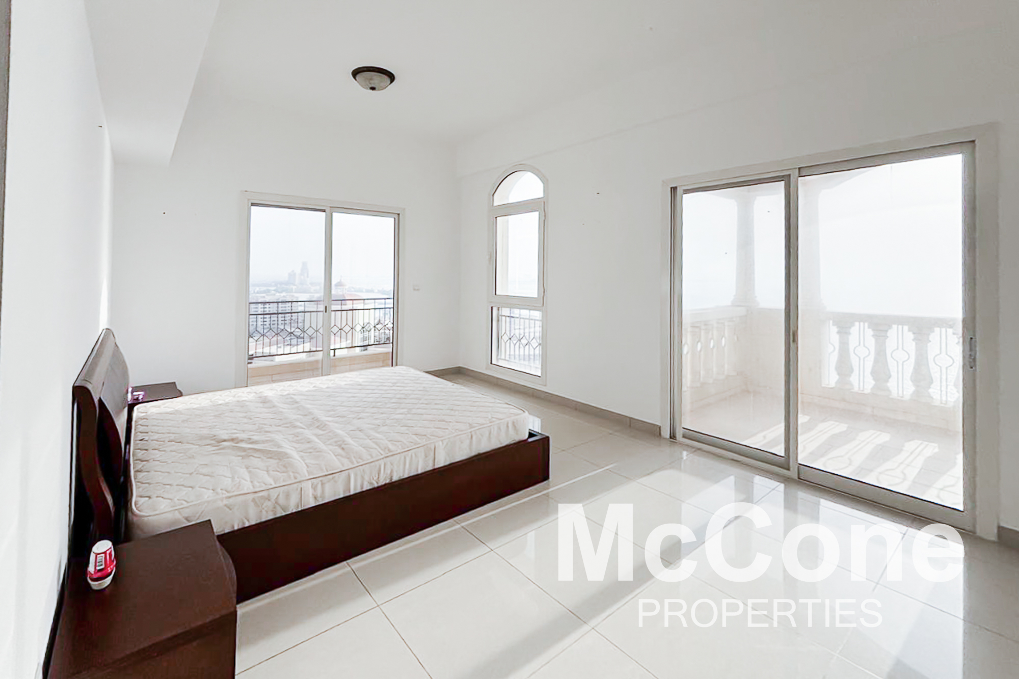 3 Bedroom Penthouse for Sale in Royal Breeze 2, Al Hamra Village — photo 8 of 20